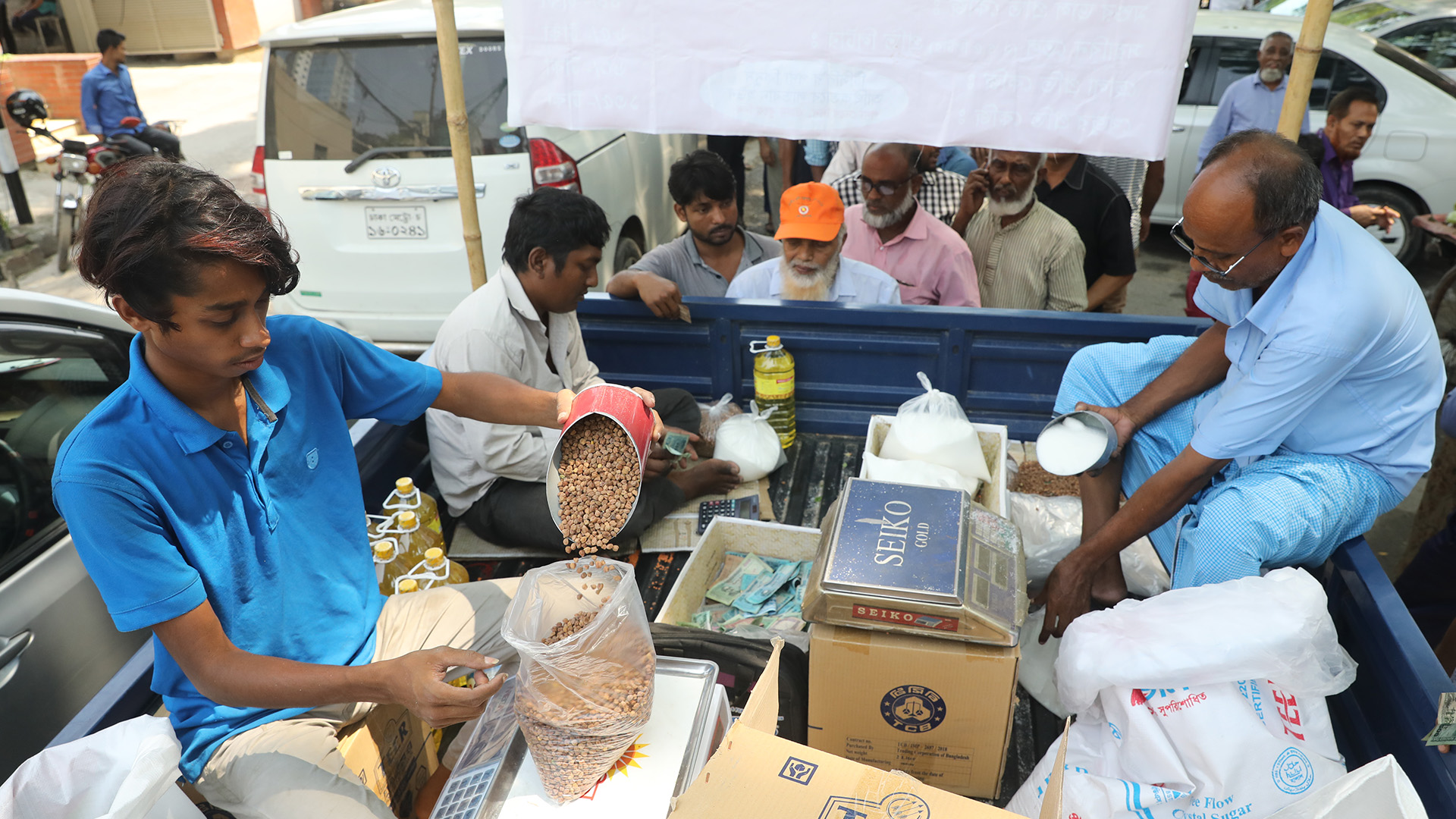 নভেম্বর থেকে টিসিবির তালিকায় নতুন ৫ পণ্য