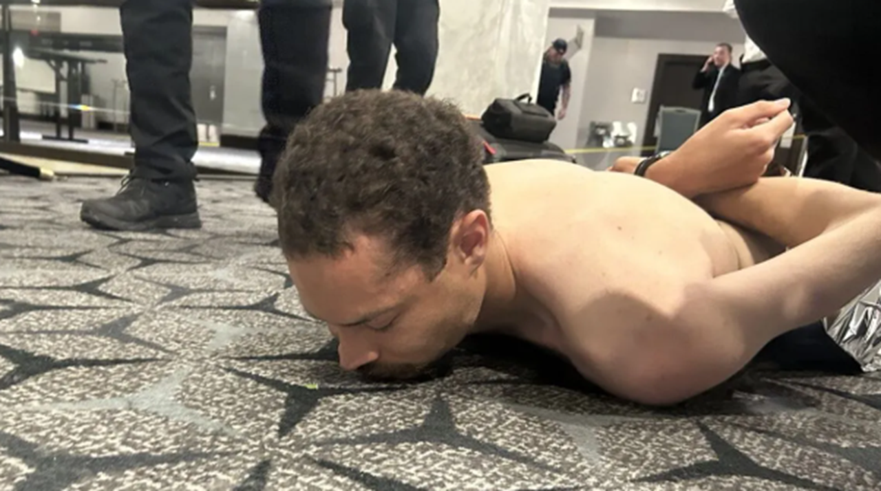 ট্রাম্পের নৈশভোজে হামলা চালানো কে এই কোল টমাস অ্যালেন?