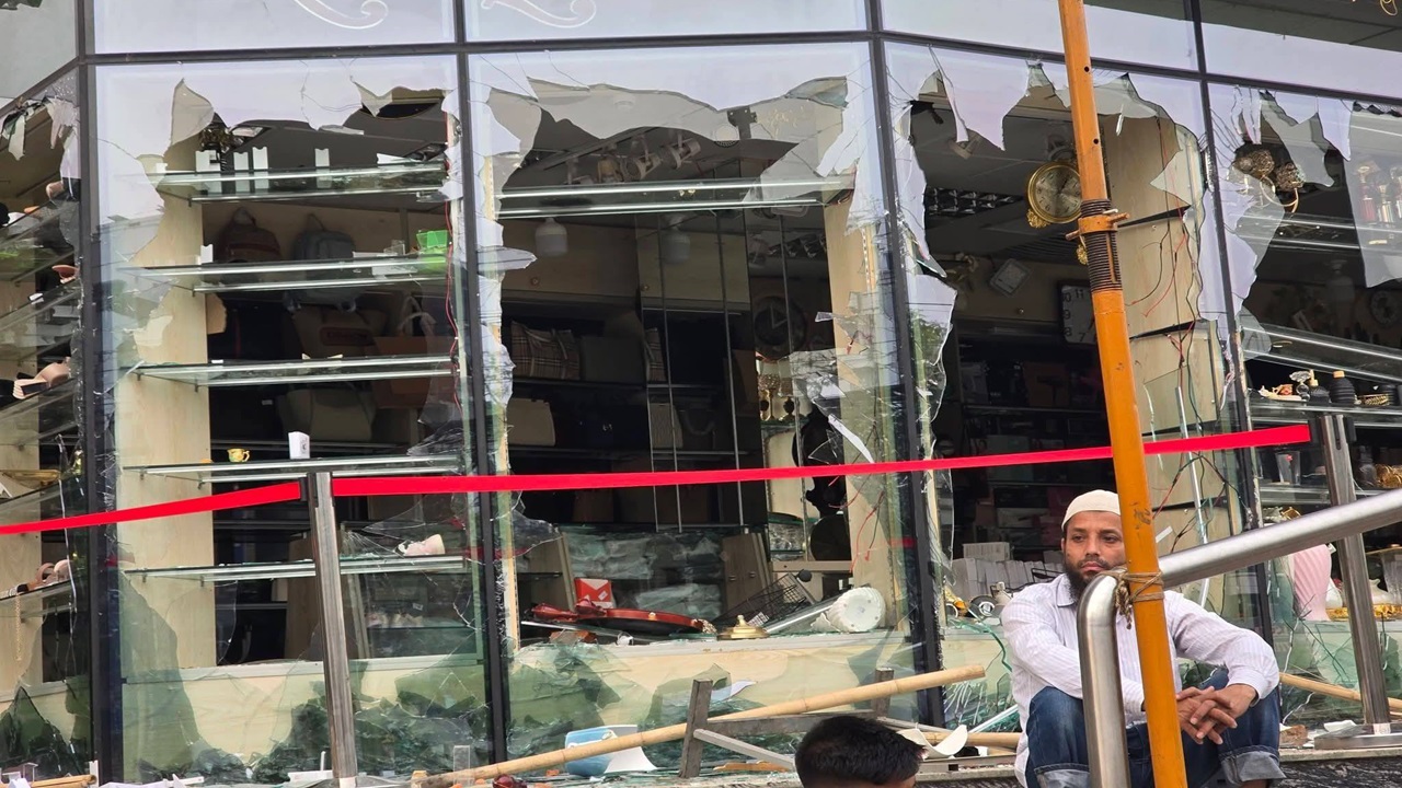 রিকশাচালক ও নিরাপত্তাকর্মীর বাগবিতণ্ডার সুযোগ নিয়েছে ‘তৃতীয় পক্ষ’