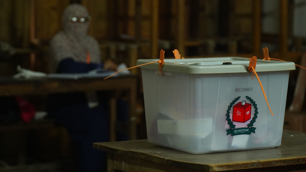 নির্বাচন কি প্রকৌশলবিদ্যা থেকে মুক্তি পেল?